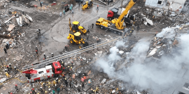 روس کا یوکرینی شہر پولٹاوا پر میزائل حملہ، دو بچوں سمیت 14 افراد ہلاک