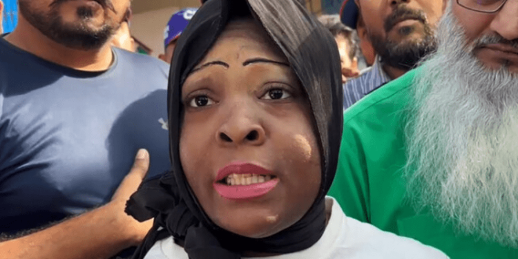 امریکی خاتون اونیجا اینڈریو رابنسن کو ڈاکٹروں نے دانت نکلوانے کی ہدایات کردی