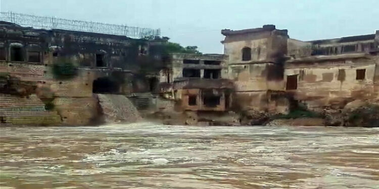 تباہ کن بارشیں: مشہور کٹاس راج مندر سمیت مقدس مقامات زیر آب