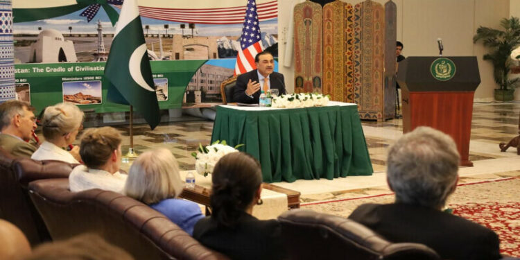 فیلڈ مارشل عاصم منیر کا واشنگٹن میں تھنک ٹینکس و میڈیا سے اہم مکالمہ