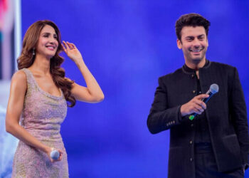 پاکستانی سپر اسٹار کی بالی ووڈ فلم عبیر گلال کا میوزک دبئی میں لانچ کر دیا گیا