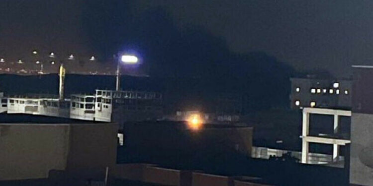 اسرائیل کا ایک بار پھر ایران پر حملہ، تبریز میں زوردار دھماکا، عمارت سے شعلے بلند