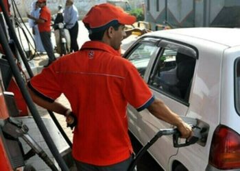 وفاقی حکومت نے پیٹرول کی قیمت میں کمی کا اعلان کردیا، نوٹیفکیشن جاری