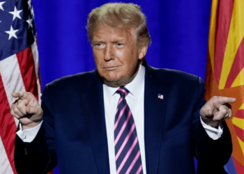 ملک بدری کے حامی ٹرمپ کا یوٹرن، حامیوں کی تنقید کے باوجود مخصوص ورکرز ویزوں کی حمایت