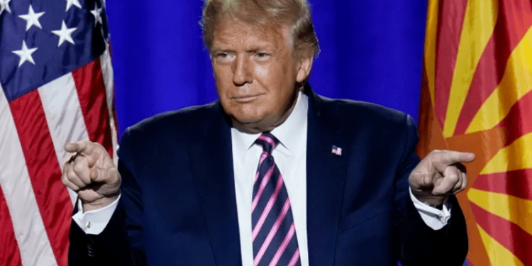 ملک بدری کے حامی ٹرمپ کا یوٹرن، حامیوں کی تنقید کے باوجود مخصوص ورکرز ویزوں کی حمایت