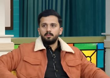 اسلام آباد ہائی کورٹ (IHC) سے حفاظتی ضمانت حاصل کرنے کے بعد، مواد کے تخلیق کار رجب بٹ اور ندیم مبارک،