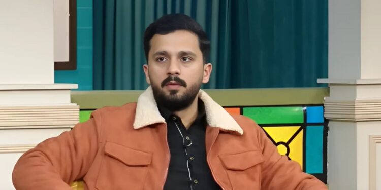 اسلام آباد ہائی کورٹ (IHC) سے حفاظتی ضمانت حاصل کرنے کے بعد، مواد کے تخلیق کار رجب بٹ اور ندیم مبارک،