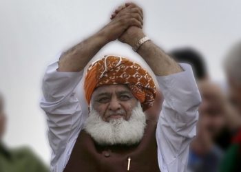 مدارس رجسٹریشن معاملے پر مولانا ڈٹ گئے، حکومت کی ساری کوششیں رائیگاں