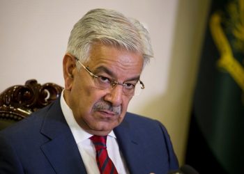 علی امین اور بشریٰ بی بی جس طرح بھاگے اس کی مثال نہیں ملتی، خواجہ آصف