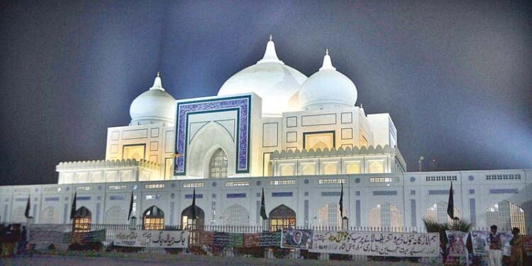 گڑھی خدا بخش، پاکستان کے دو سابق وزرائے اعظم کی آخری آرام گاہ