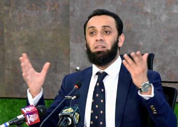 لگتا ہے بشریٰ بی بی کو وزیراعلیٰ کے پی ہاؤس سے نکال دیا جائے گا، عطا تارڑ