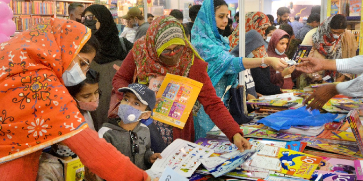 کراچی ایکسپو سینٹر میں 19 واں بین الاقوامی کتب میلہ سج گیا