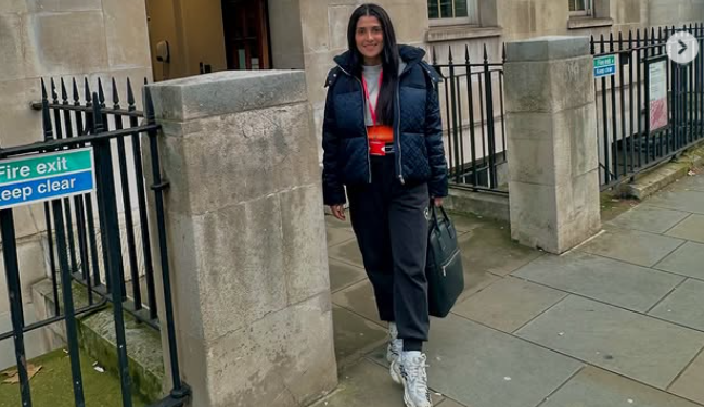 عائزہ خان کو ایکٹنگ سیکھنے کی ضرورت پڑ گئی، اسکول میں داخلہ لے لیا