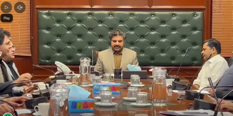صوبائی وزیر بلدیات سید ناصر حسین شاہ نے کمشنر کراچی کے دفتر میں ایک اعلی سطحی اجلاس کی صدارت کی