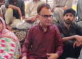 حیدرآباد: قومی عوامی تحریک کے سربراہ ایاز لطیف پلیجو میرٹ کے قتل کے خلاف سندھ پبلک سروس کمیشن کے دفتر کے سامنے اسٹوڈنٹس ایکشن کمیٹی کے احتجاجی کیمپ پر پہنچے اور ان سے یکجہتی کا اظہار کیا۔