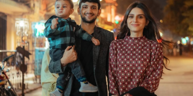 معاذ صفدر رجب بٹ کی نقل کرنے پر ٹرولنگ کا شکار