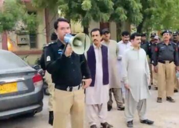 دادو: پولیس ڈیوٹی میں غفلت برداشت نہیں کی جائے گی، اہلکار الرٹ اور تیار رہیں۔ ایس ایس پی دادو