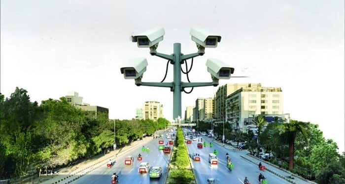 کراچی (13 نومبر 2025): بلاول ہاؤس کے قریب سیف سٹی پروجیکٹ کے کیمروں کیلیے لگایا گیا ڈسٹری بیوشن باکس چوری کر لیا گیا۔