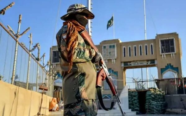 پہلے سیکیورٹی پھر تجارت، پاکستان نے افغان سرحد غیر معینہ مدت کیلیے بند کر دی