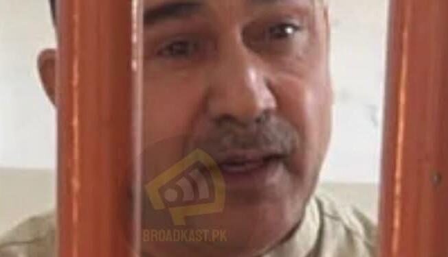 کراچی: کراچی کے علاقے گلشن معمار میں 17 سالہ گھریلو ملازمہ کے ساتھ اجتماعی زیادتی اور اغوا میں مبینہ طور پر ملوث ہونے کے الزام میں ایک بااثر شخص کو گرفتار کر لیا گیا، اے آر وائی نیوز نے بدھ کو رپورٹ کیا۔
