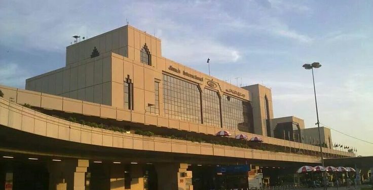 کراچی ایئر پورٹ آنے والے شہریوں پر نئی پابندی لگانے کا فیصلہ