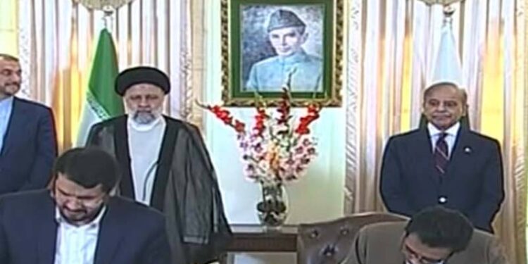پاکستان اور ایران کے درمیان 8ایم او یوز پر دستخط